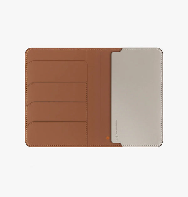 Uniq Belmont Passport Holder With Tracker (Find My)