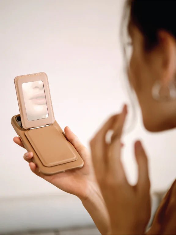 UNIQ COEHL ESME MAGNETIC CARDHOLDER WITH MIRROR AND STAND