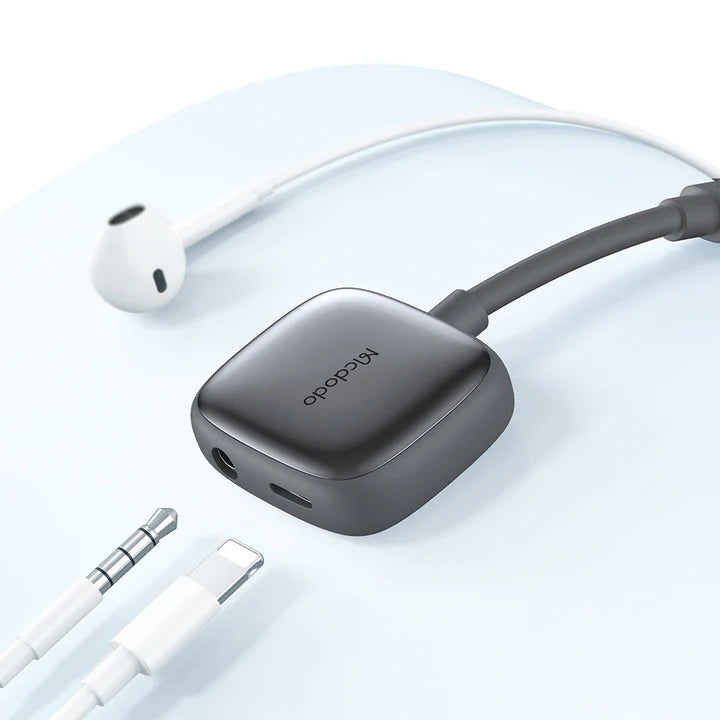 Mcdodo 2 in 1 Lightning to Lightning and Usb3.5 Audio Adapter
(Charging+ Music Play+Call Function)
