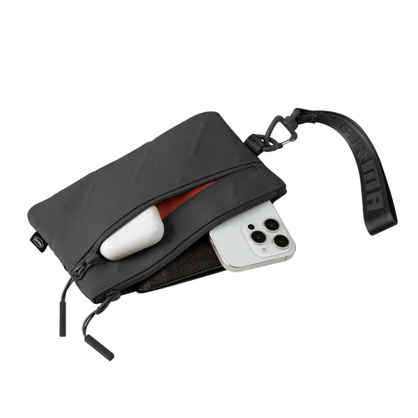 Skinarma Juno Slutch Bag